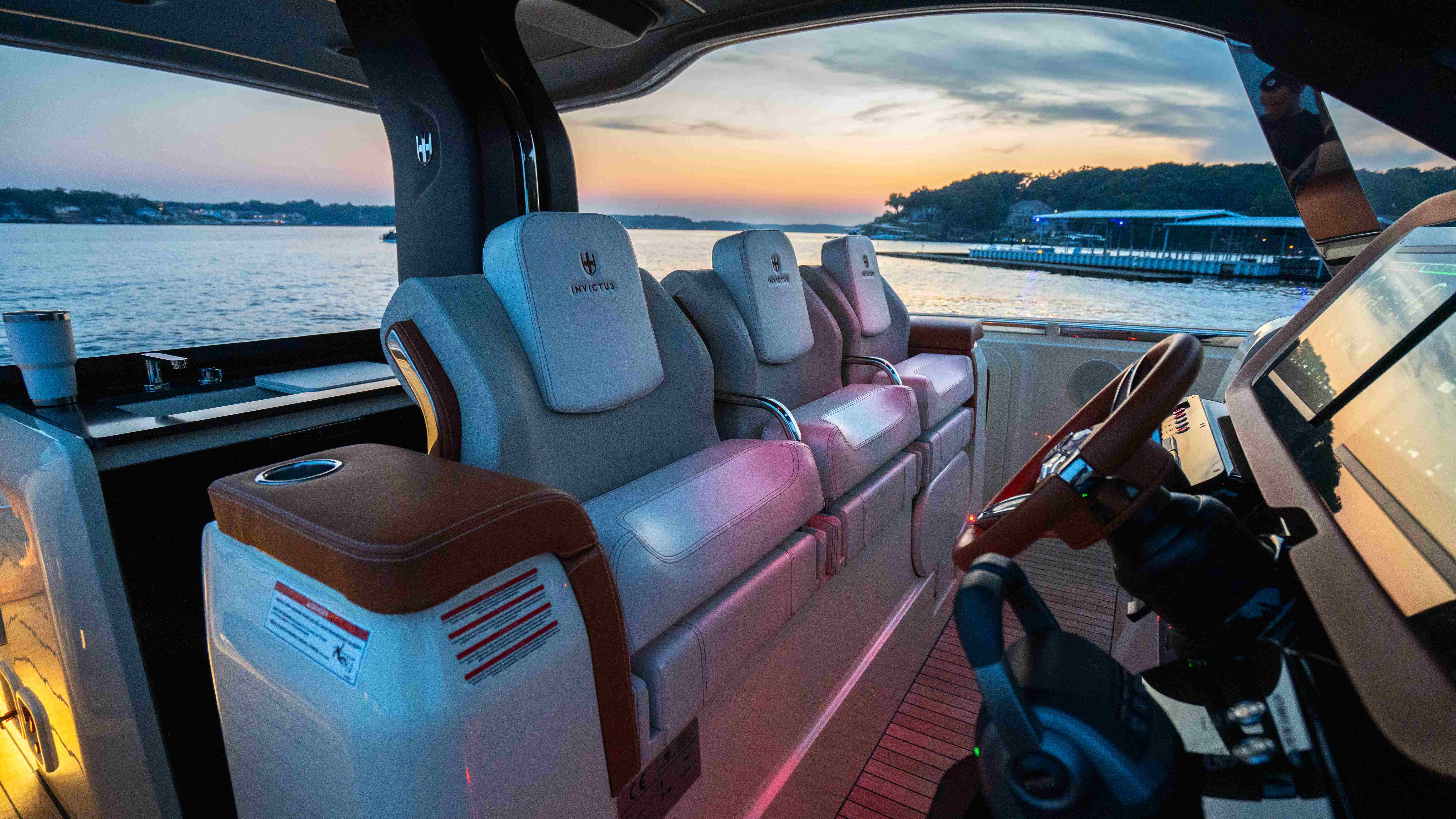 Velare helm and cockpit area